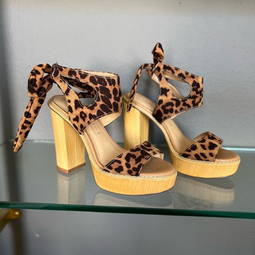 Very Volatile Ashlee dress sandal leopard size 6 - Picture 2 of 7